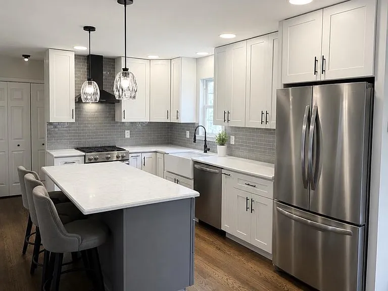 309 Woodbridge Ln — Photo 2