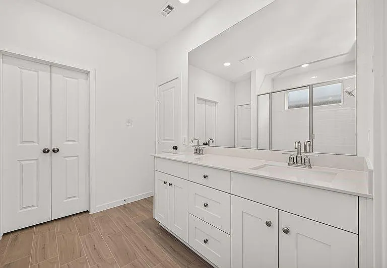 25714 Sapphire Cove St — Photo 31