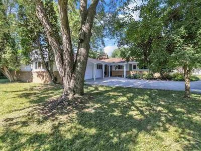 910 Glen Ave, Mount Pleasant, MI, 48858