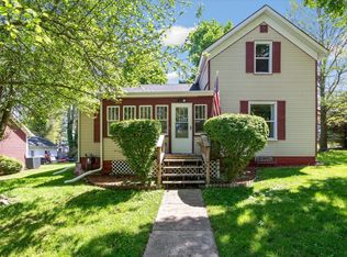 707 S Oak St, Buchanan, MI 49107