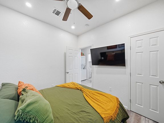 3rd image of 3226 Oakdale St #1