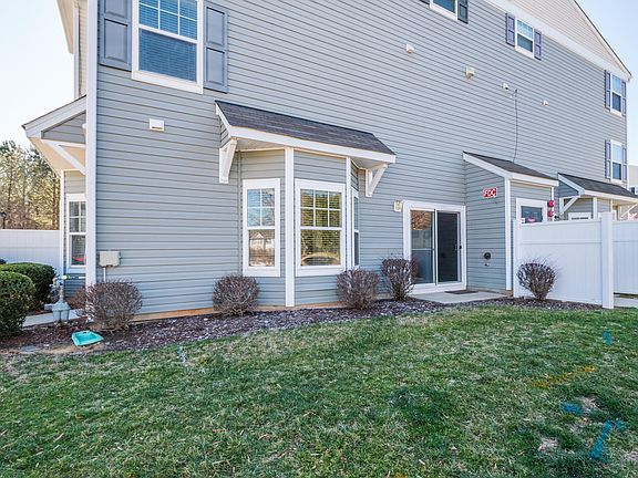 2nd image of 11101 Gwynn Oaks Dr Unit 112