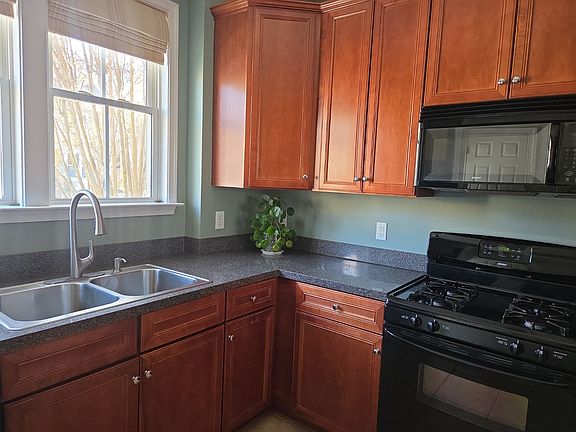 2nd image of 113 Melbourne Park Cir APT C