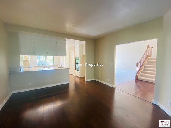5th image of 153 Kingswood Cir