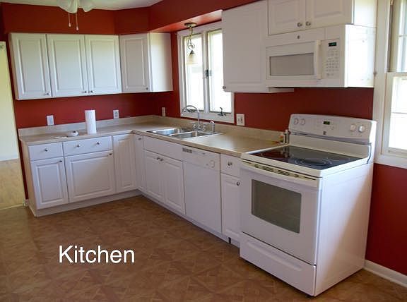 Kitchen sink & stove