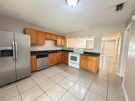 4th image of 729 Hummingbird Ln