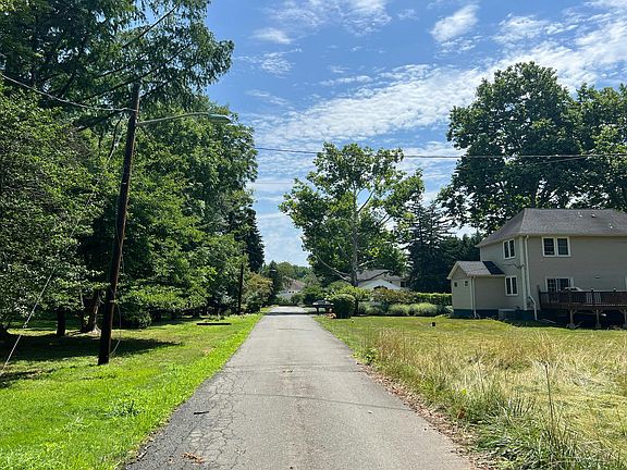 5th image of 14 Lombard Ave