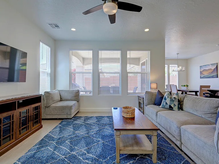 301 N Ladera Dr — Photo 3