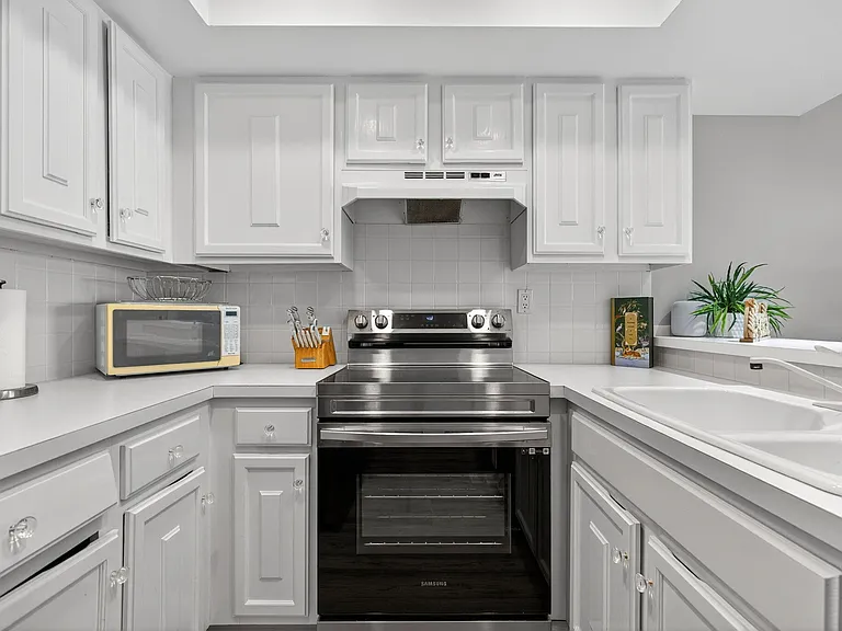 390 NE Edgewater Dr #403 — Photo 12