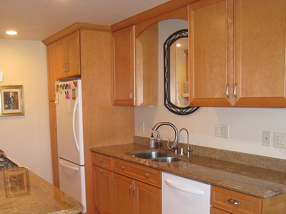 3rd image of 6980 Whittier Dr #B
