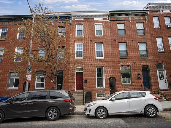 3rd image of 2010 E Lombard St