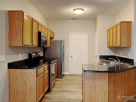 5th image of 2601 Auburn Ct