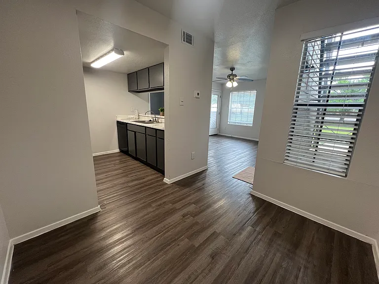 Sunchase Apartments — Photo 5