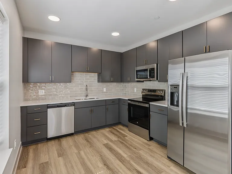 770 3rd Ave SW — Photo 42