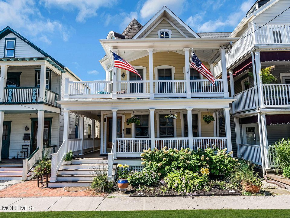 1st image of 32 Heck Avenue