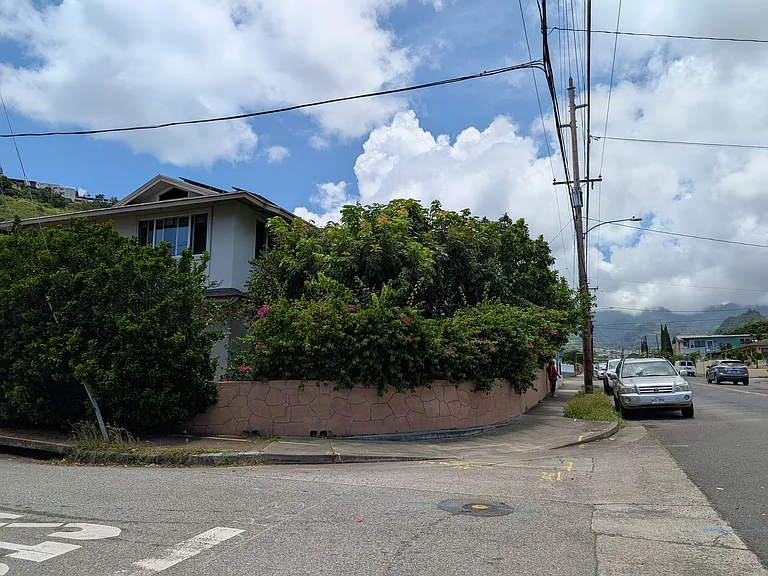 1554 Palolo Ave — Photo 2