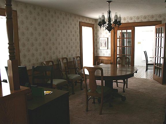 FORMAL DINING