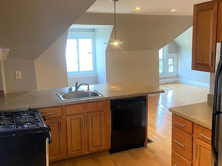 5552 Avondale Place — Photo 3
