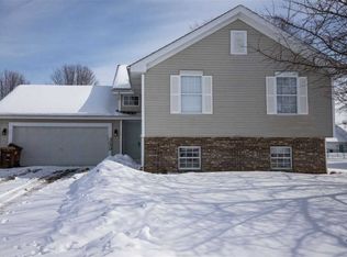 749 Brookview Dr, Byron, IL 61010