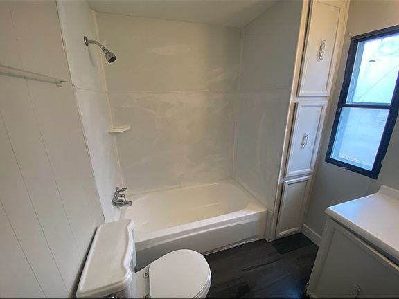 4th image of 125 W Bush St #29