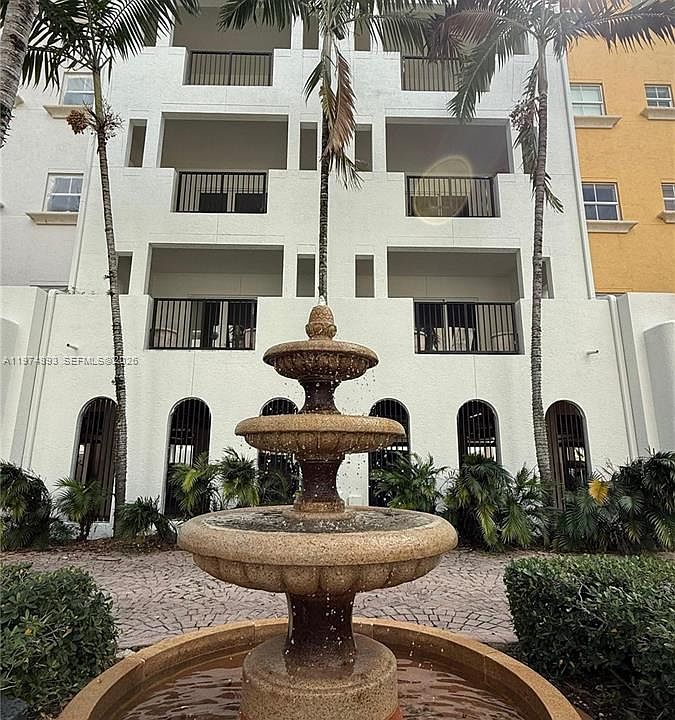 1st image of 642 Valencia Ave Unit 305
