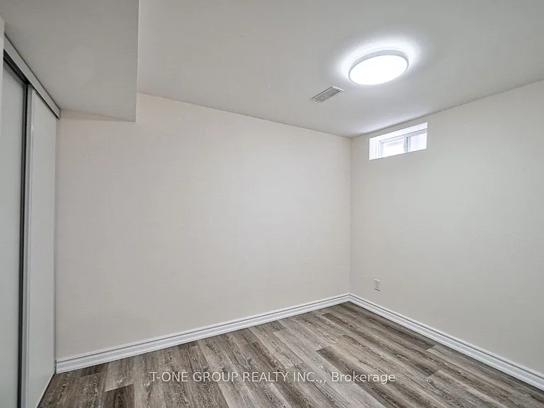 5 Hammersly Blvd #BASEMENT — Photo 11