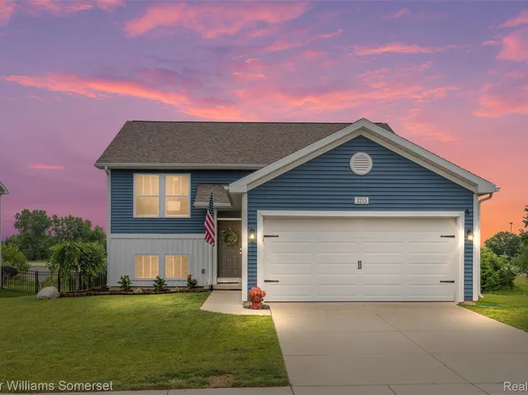 3213 Hill Hollow Ln, Howell, MI 48855