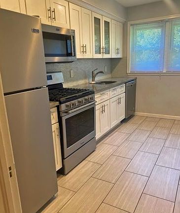3rd image of 49-16 Douglaston Pkwy #1R