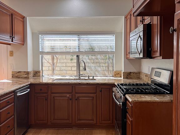 4th image of 22715 Boxwood Ln