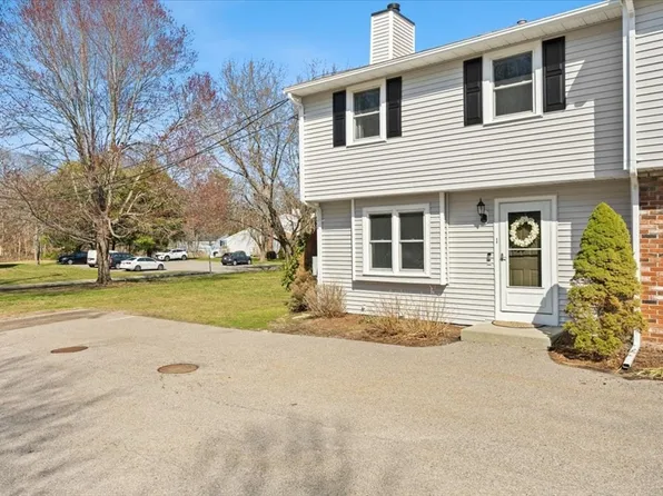 6 Robin Cir APT 1, Norton, MA 02766