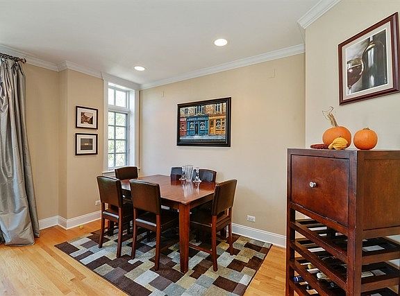 5th image of 3733 N Wilton Ave #3