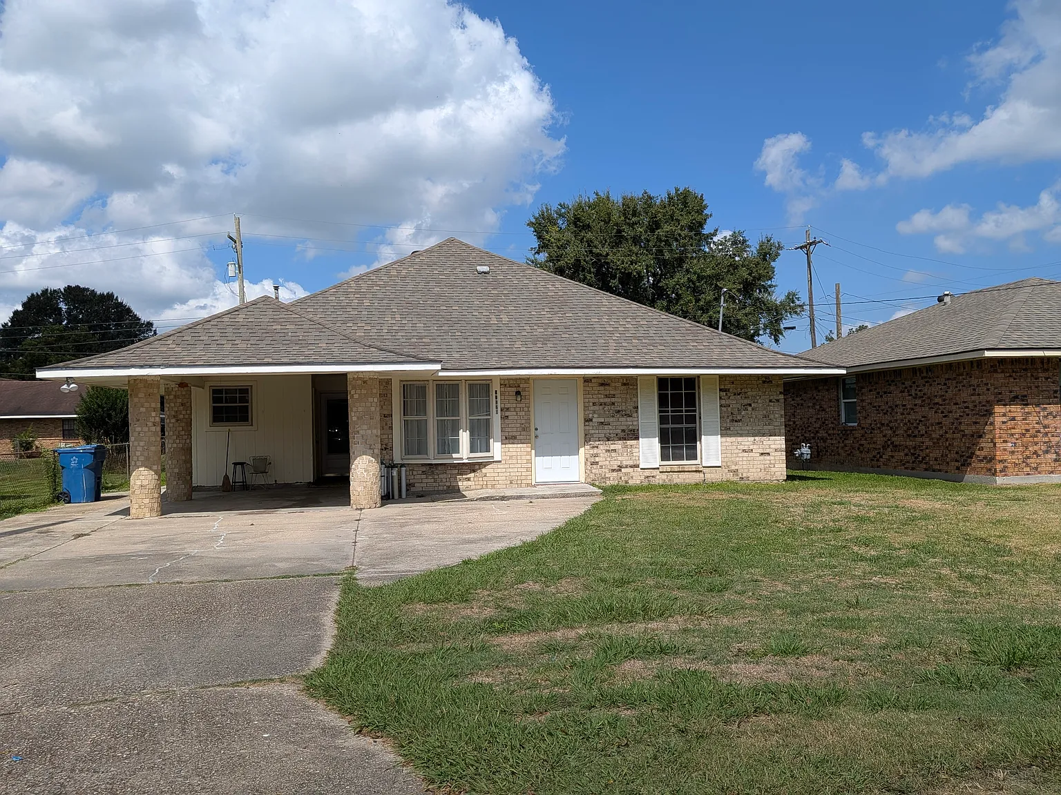 3 bed, $1,200 — Photo 1