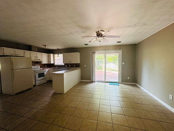 4th image of 1710 Salmon Dr