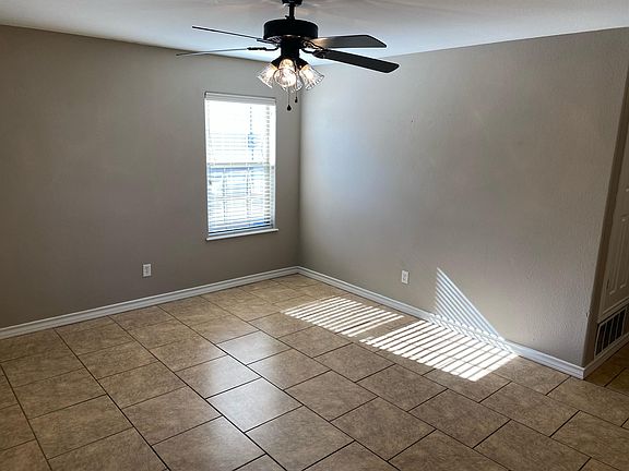 3rd image of 2415 Laurel St #1