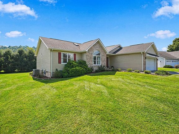 3rd image of 21196 Jessica Ln