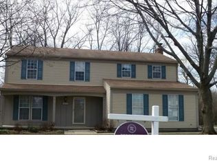 35999 Fair Oaks Ct, Farmington Hills, MI 48331