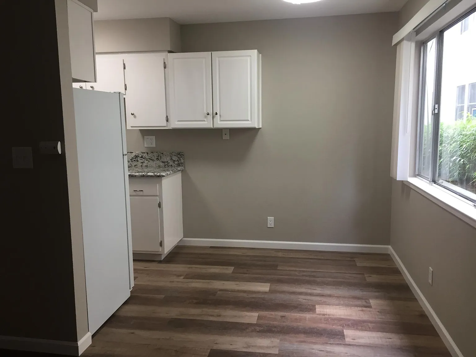 2208 H St APT 6 photo 1