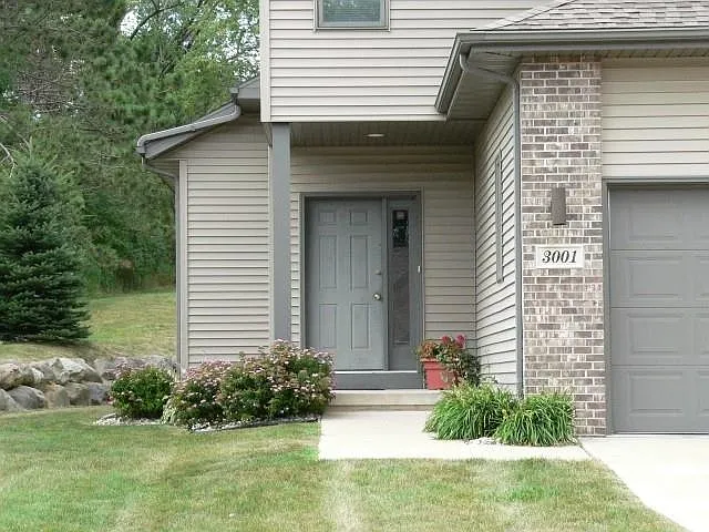 3001 Arapaho Dr