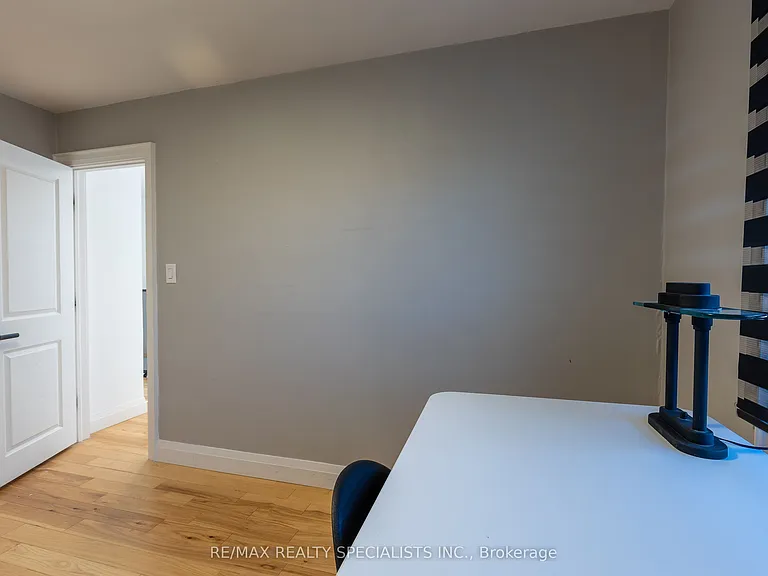11 Dayton Ave — Photo 15