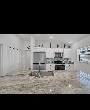 3rd image of 606 Ritch Rd