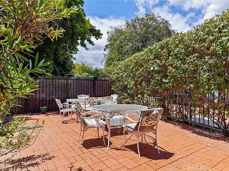 14618 Moorpark St #D — Photo 15