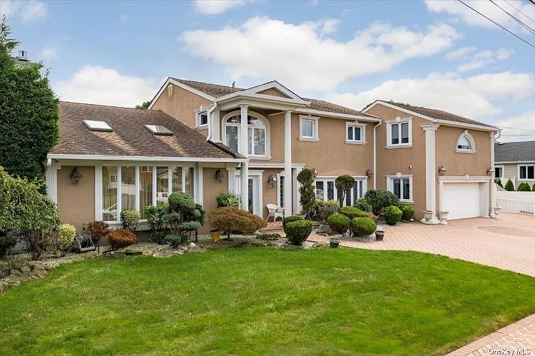 1st image of 108 Clover Dr