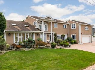 108 Clover Dr, Massapequa Park, NY 11762