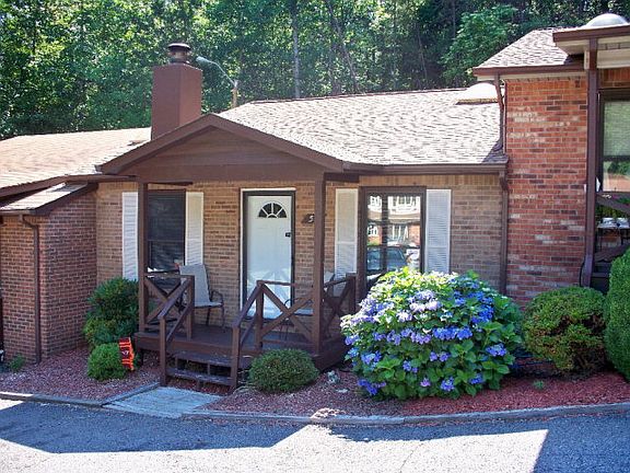 2nd image of 52 Valencia Dr