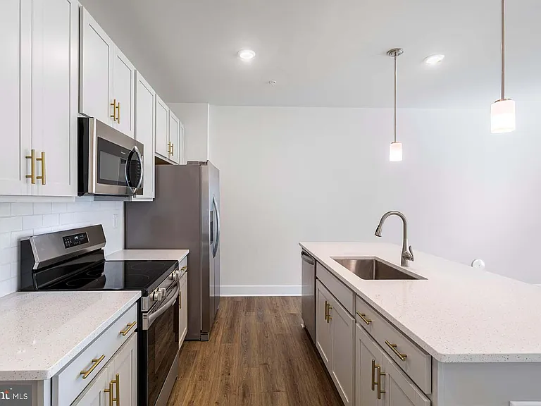 214 Matilda — Photo 7