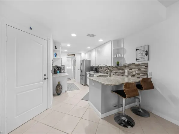 5633 Cove Cir #58, Naples, FL 34119