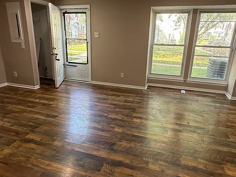 2405 Greenwood Dr — Photo 10