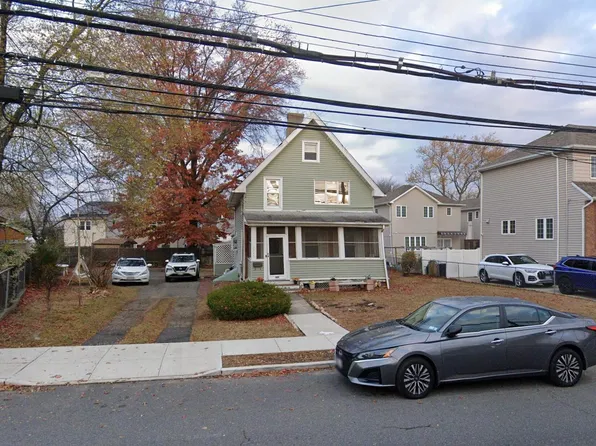 3945 Victory Blvd, Staten Island, NY 10314