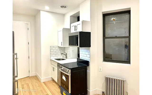 Rented by Douglas Elliman | media 10