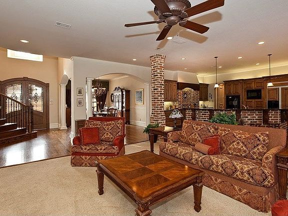 3rd image of 715 Copper Woods Ln